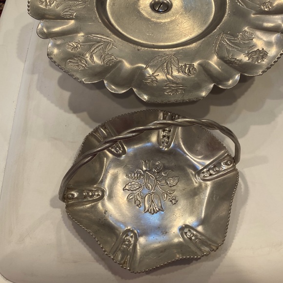 Mid Century 50’s Lazy Susan aluminum tray & a basket hand forged floral vintage - Picture 4 of 16